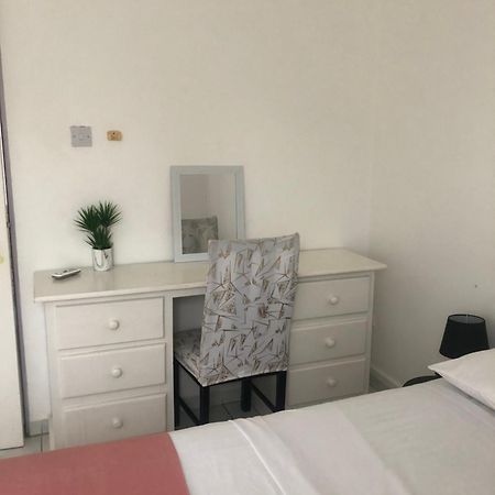 Home2Home Guesthouse 基督教堂市 外观 照片