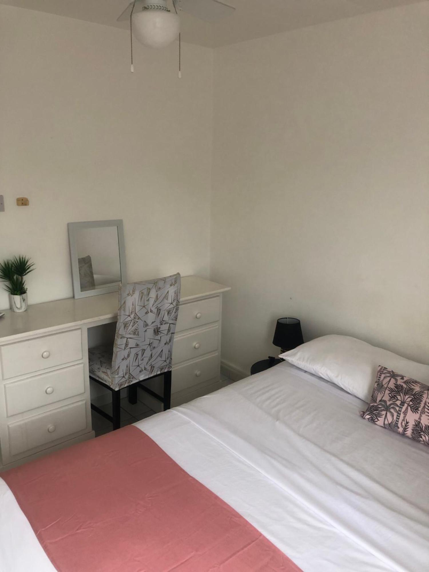 Home2Home Guesthouse 基督教堂市 外观 照片